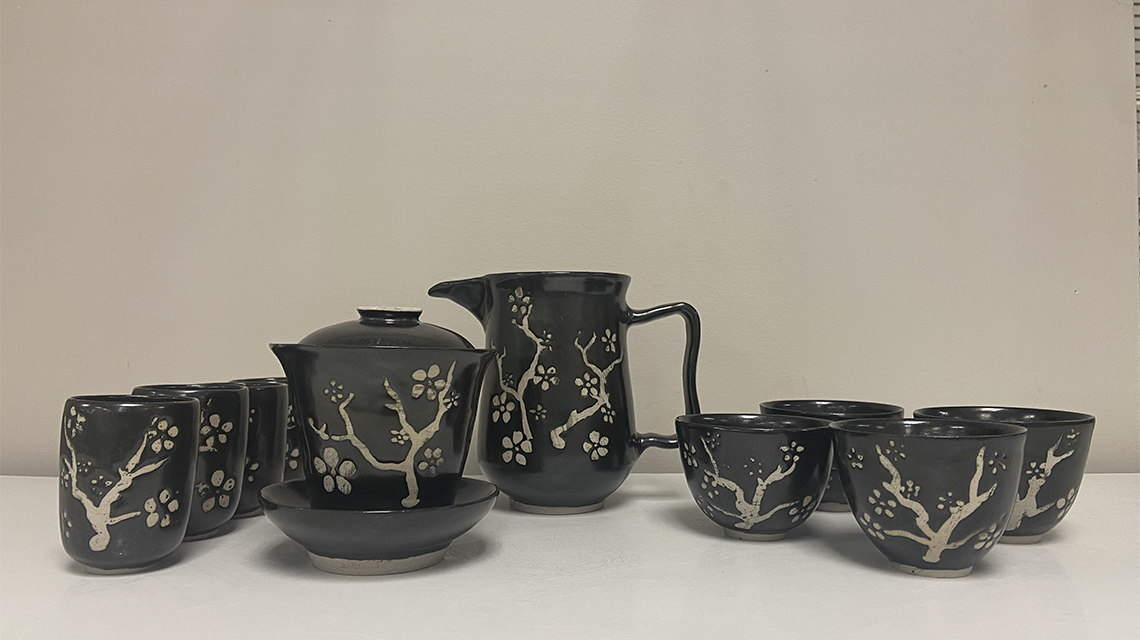 Ceramic tea set 